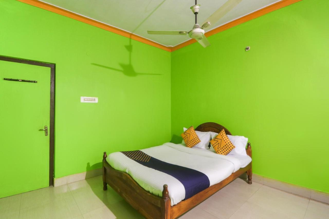สปอต ออน 65043 โฮเต็ล กาลิงคา พาเลซ Hotel Kendrapara ภายนอก รูปภาพ